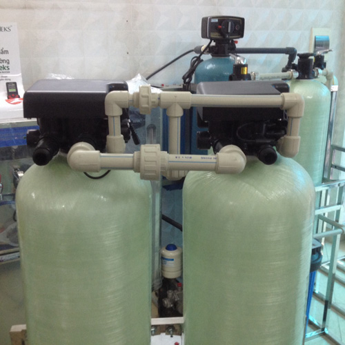 Giải pháp loại bỏ canxi và chất gây ô nhiễm cho nguồn nước với hệ thống lọc nước đầu nguồn